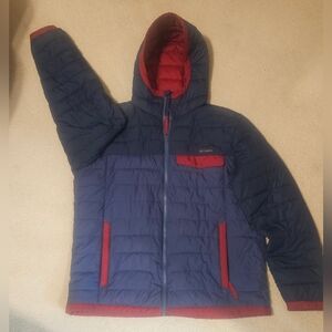 Columbia zip-up puffer jacket in a two-tone blue and red design. Mens Xl